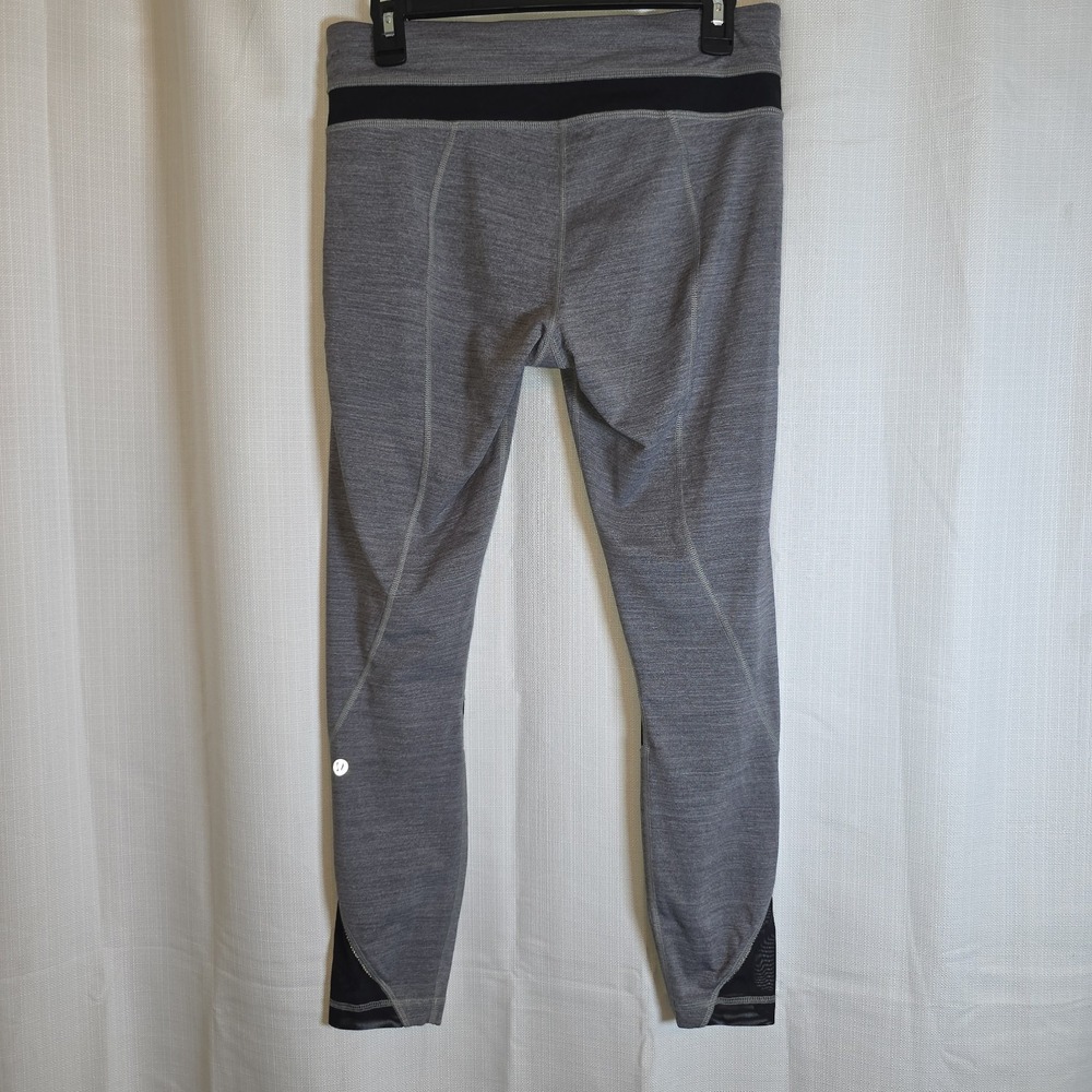 Lululemon Women's Cropped Leggings Sz 8 Striped Black Gray Zipper Pockets Mesh - Picture 2 of 10